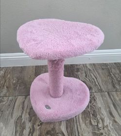 Cat Climber 18" tall (needs a new scratching post)