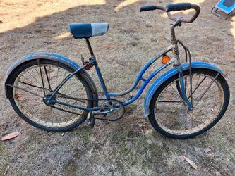 1959 Schwinn  Spitfire. This is a rare bicycle, needs to be restored ,