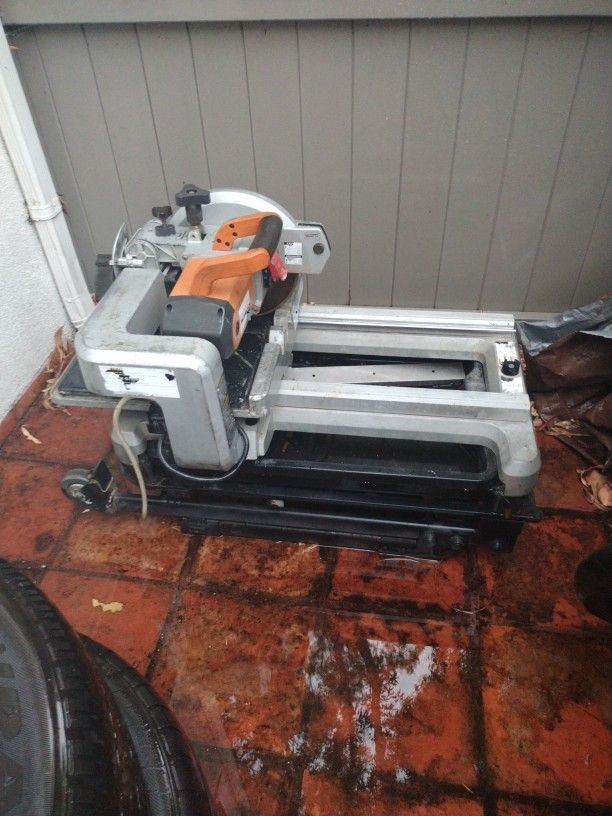 Ridged Tile Saw