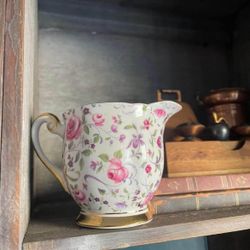 Vintage/Antique Tea Cups and Creamer  Made in England☕️🫖
