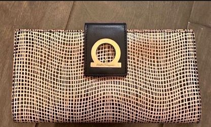 Original Ferragamo continental wallet