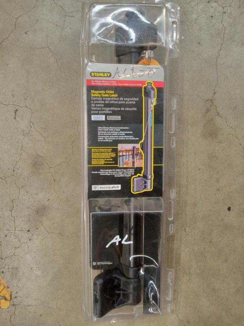 Stanley Magnetic Child Safety Gate Latch. 