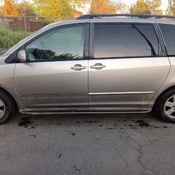 2004 Toyota Sienna
