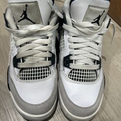 Jordan 4 Military Black Size 3.5y