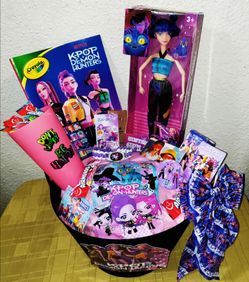 K POP DEMON HUNTERS GIFT BASKET. ( PICK UP IN MODESTO.)