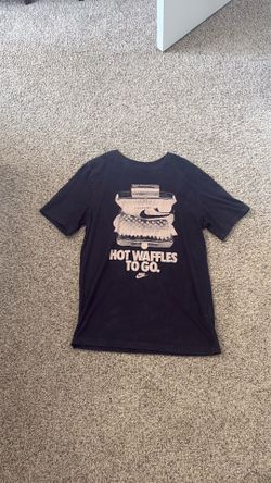 Black Nike tee shirt