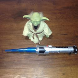 Star Wars Tiger Interactive Yoda with light saber