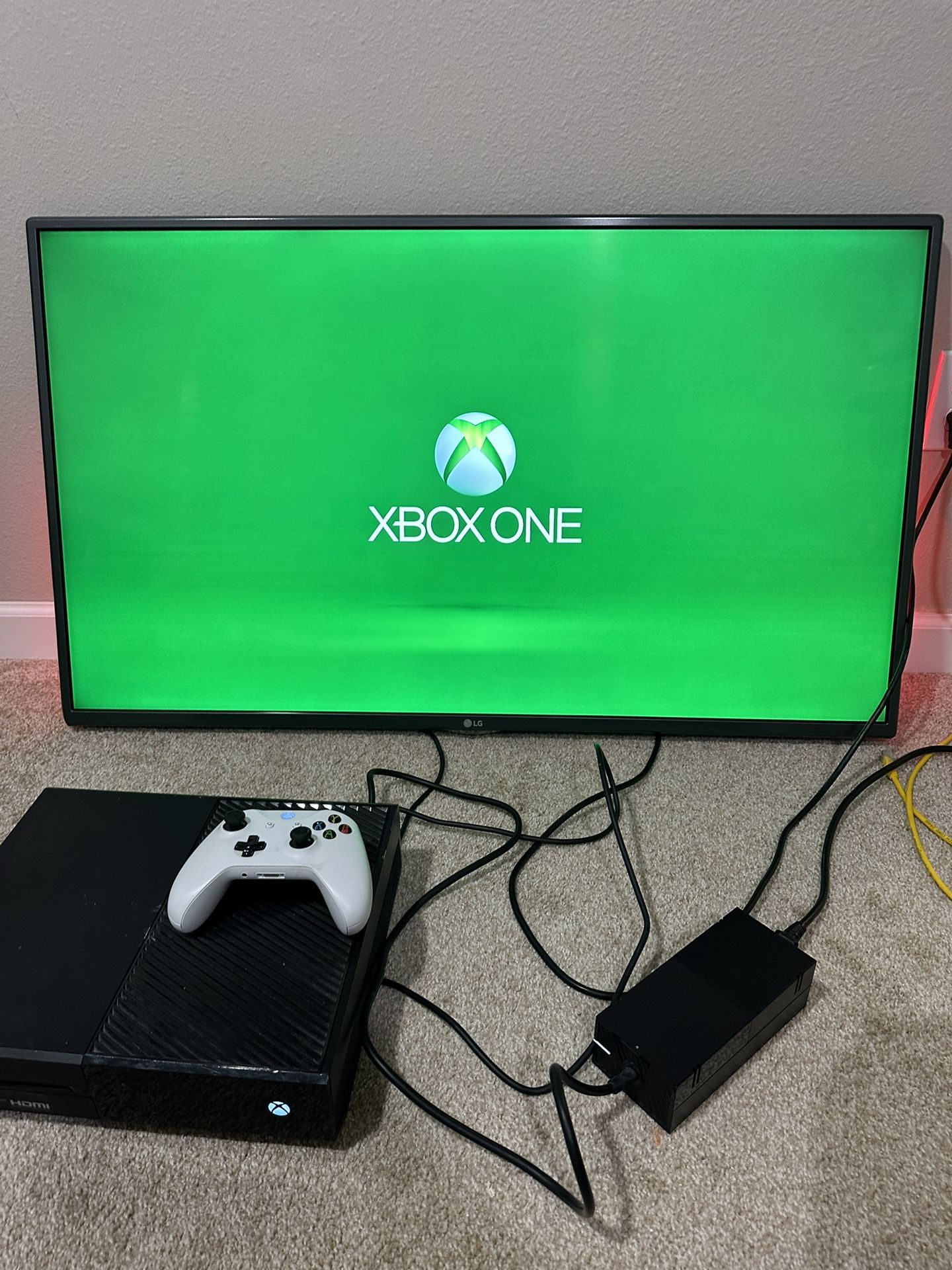 42” LG TV & XBOX One