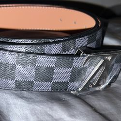 LV Initiales 40MM Reversible Belt