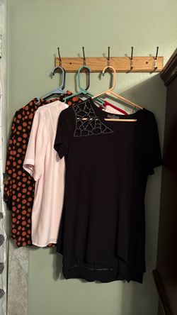 Women’s shirts L