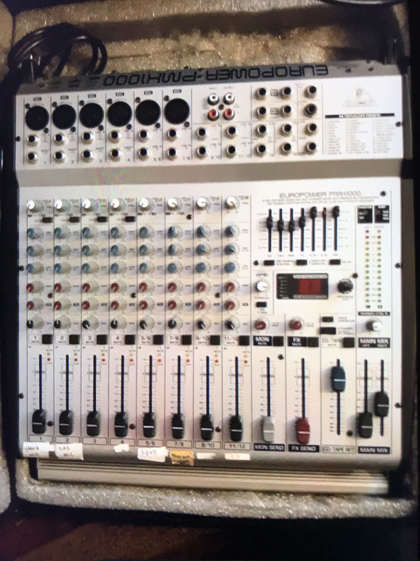 Beheinger Euro power Mph Powered Mixer