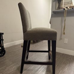 2 Bar Stools 