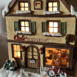 HAWTHORNE Berta Hummel Lighted CHRISTMAS VILLAGE 