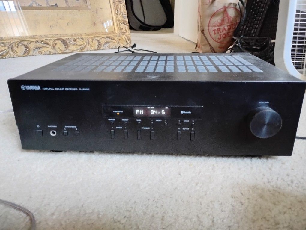 Yamaha R-S202 stereo receiver Amplifier Bluetooth Natural Sound Stereo