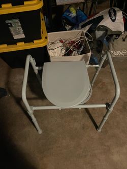 Bedside Commode / Portable Toilet Chair – Never Used