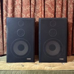 FISHER DS-152 Speakers 24x15x10” VINTAGE. MADE IN USA (Good condition) PICK UP IN CORNELIUS