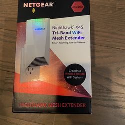 Netgear Nighthawk X4S Tri-band Wi-Fi Mesh Extender