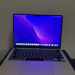 MacBook Air M2 - UNUSED (1 Battery Cycle)- 100% Battery Health 🔋 - Includes MagSafe Charger. MINT!!