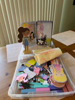 Story Time Magnetic Wood Dolls and Accessories