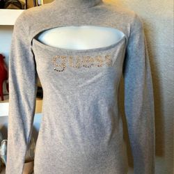 Guess Sweater Size Medium 