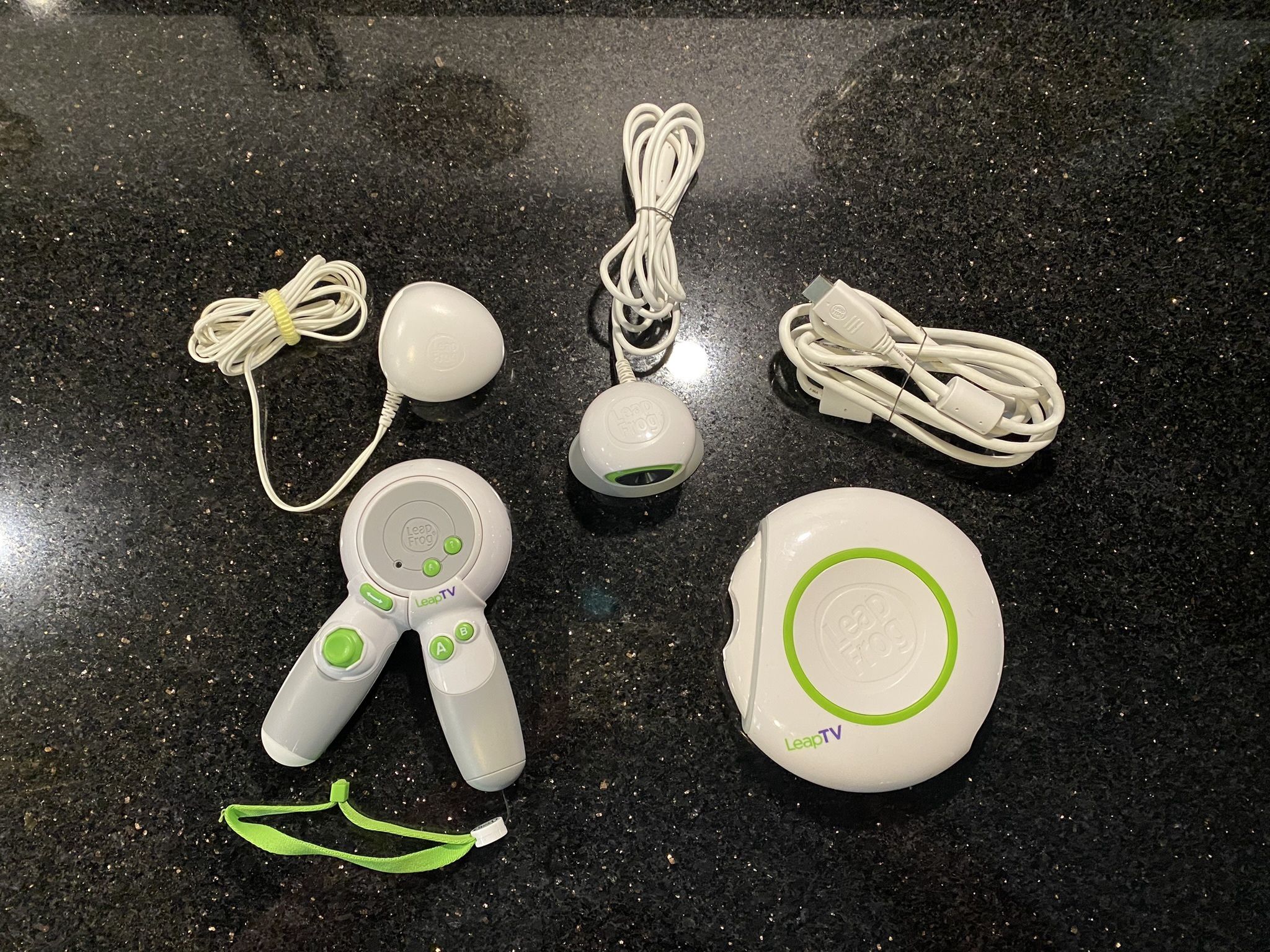 LeapFrog LeapTV Video Learning System & With 4 Built-in Games 