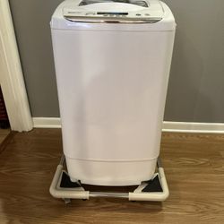 Magic Chef 0.9 Cu. Ft. Portable Washer – Like New