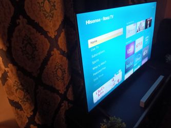 Selling 50 inch Roku TV 4K