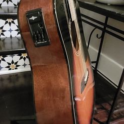  Alvarez RD26CE Regent Series dreadnought acoustic-electric guitar in a sunburst finis