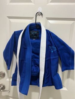 BJJ Brazilian Jiu Jitsu Gi for Kids with Preshrunk Fabric Uniform kids Size K-000 fits 4-5 y old  very good condition like new