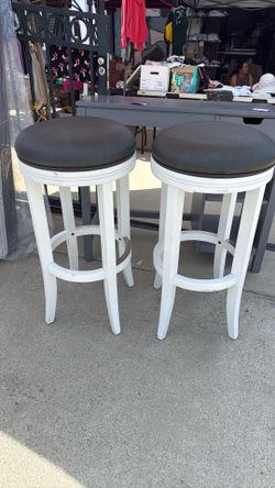 Set of 2 White Bar Stools