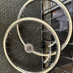 Bontrager Race 700c 11 Speed Wheelset Tire Tube