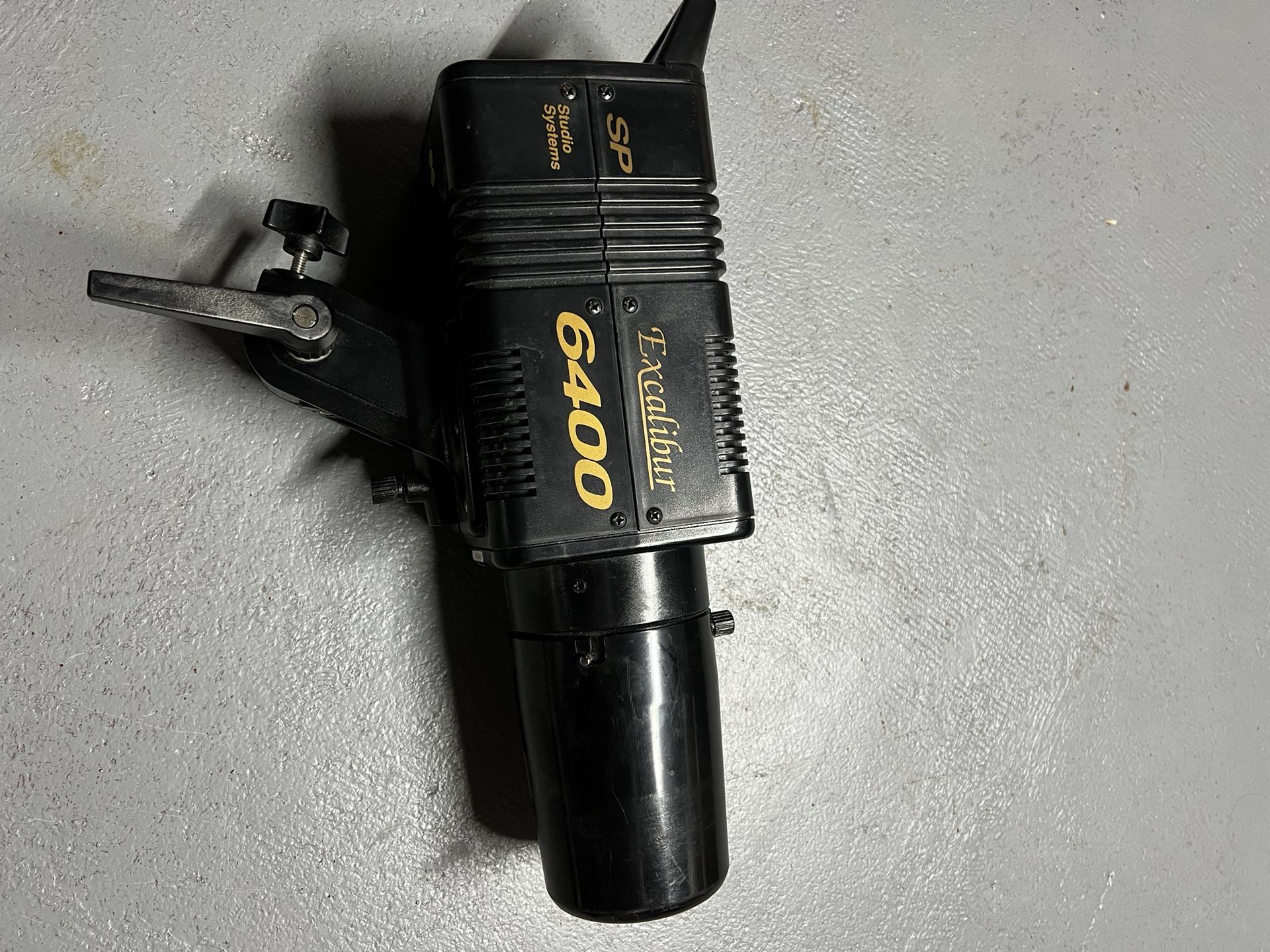 SP Studio System Excalibur 6400 Monolight