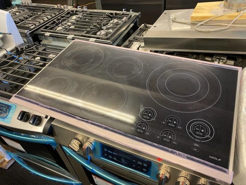 Wolf 36" Electric Cooktop