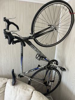 Trek alpha superlight aluminum road bike,size 58 cm,,alexrims,shimano tiagra rear derailleur,bontrager components.