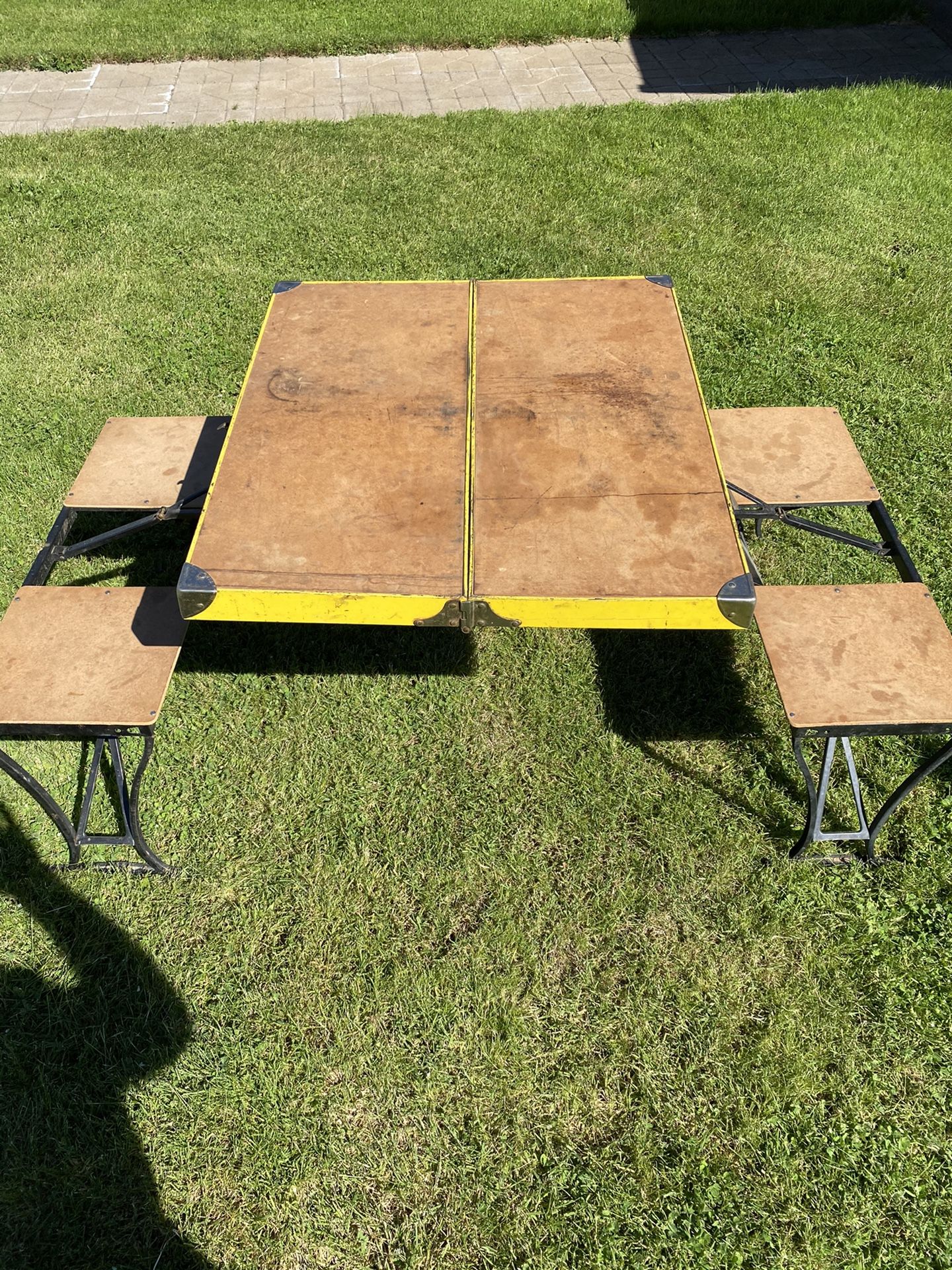 Camp table