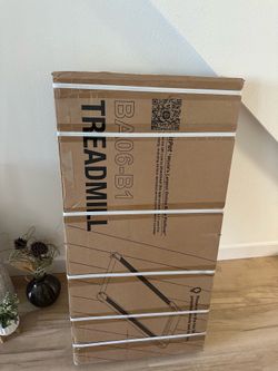 Brand New DeerRun Treadmill – Never Opened