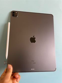 256GB  Apple IPad Pro 12.9” 5th Generation ( M1 chip / XDR display / 2021) WiFi + cellular (5G/Unlocked) with keyboard, pen &  Accessories