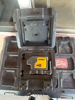 DEWALT 100ft 3 spot self leveling laser