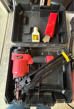 Campbell Hausfeld pneumatic 2 1/2” finish nailer