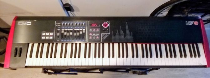 Electric Keyboard CME UF8 88-Key MIDI Controller