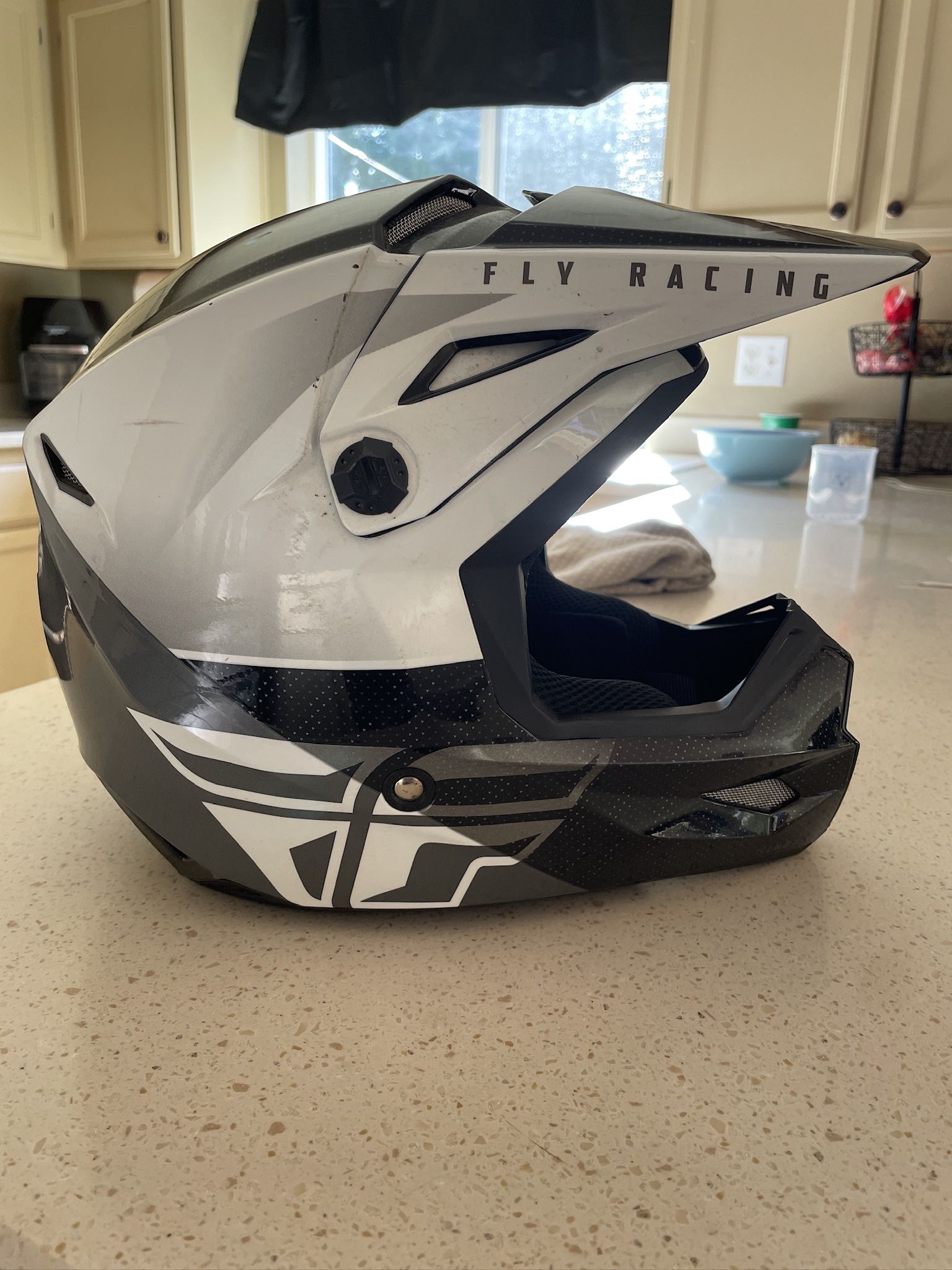 Fly Racing Kinetic Straight Edge Helmet