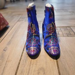 Aldo Booties Size 6