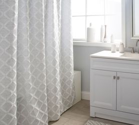 Sandie Fabric Shower Curtain – Modern Bathroom Decor, Durable & Easy Care