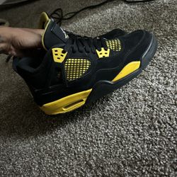 Jordan 4s size 7 