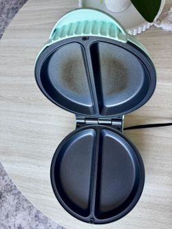 Holstein Housewares Waffle Maker / Omelette Maker – Mint Green, Stainless Steel Top
