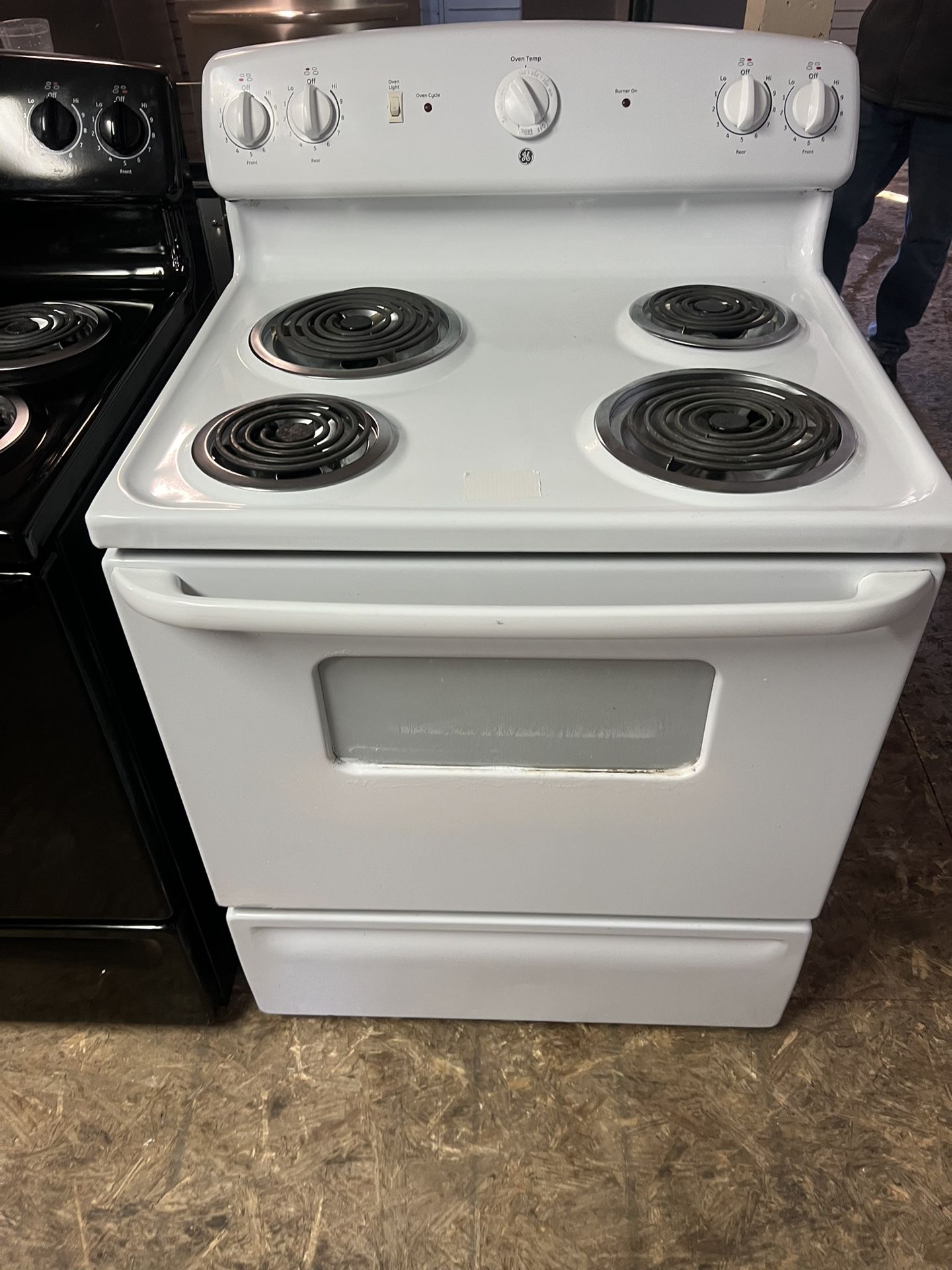 White Coil Top Stove