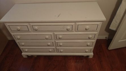 Dresser