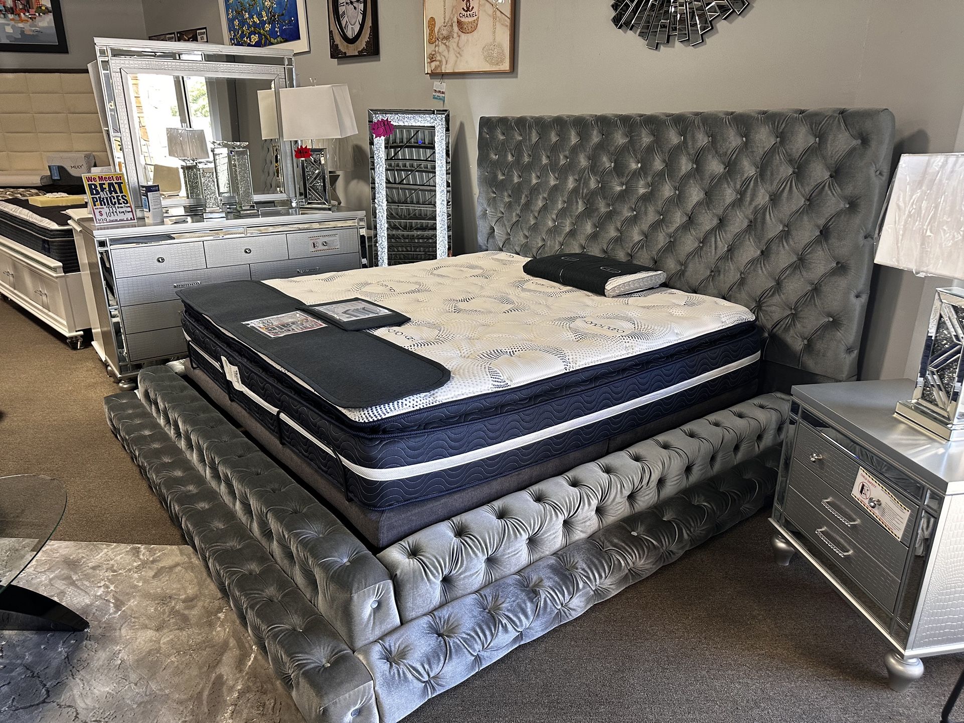 Stunning Bedroom Set! $999 🩶✅✨ Available In Black!