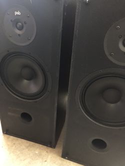 Bookshelf speakers