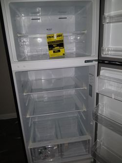 GE Top-Freezer Refrigerator